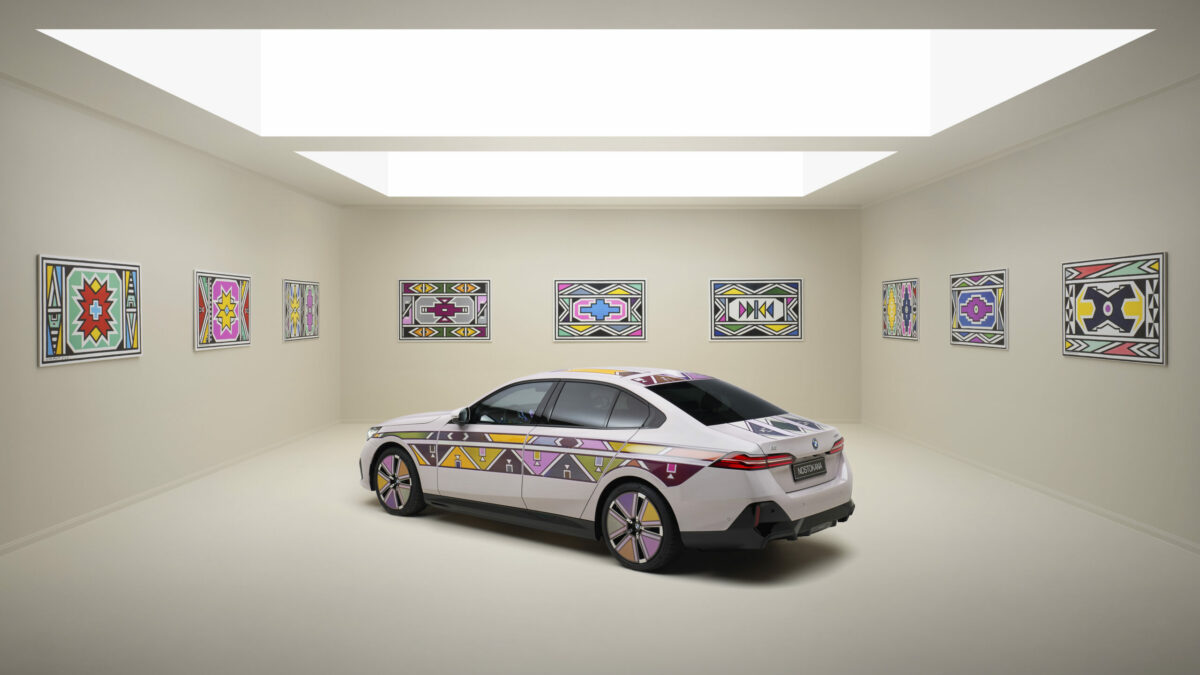 P90539536 highRes bmw i5 flow nostokan scaled