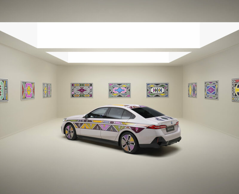 P90539536 highRes bmw i5 flow nostokan scaled