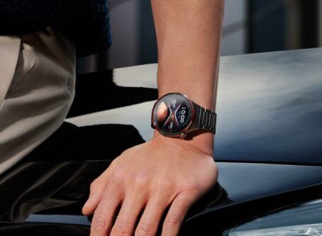 Watch 4 Pro Space Edition Car 4x5