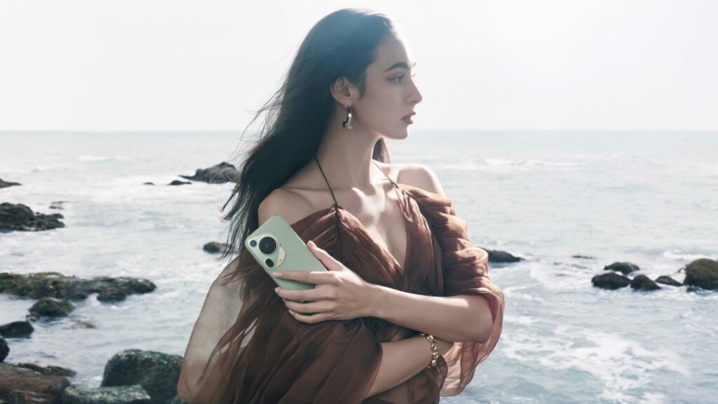 Pura 70 Ultra Product Creative lifestyle shot 4 1 scaled