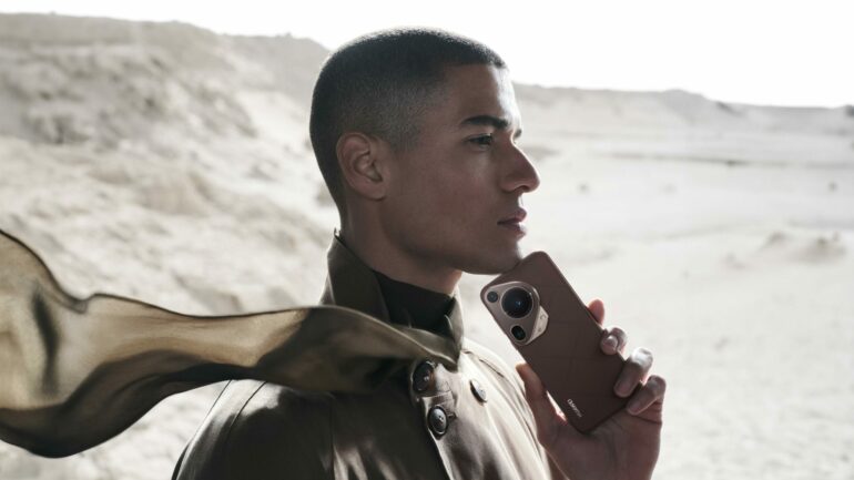 Pura 70 Ultra Product Creative lifestyle shot 3 scaled