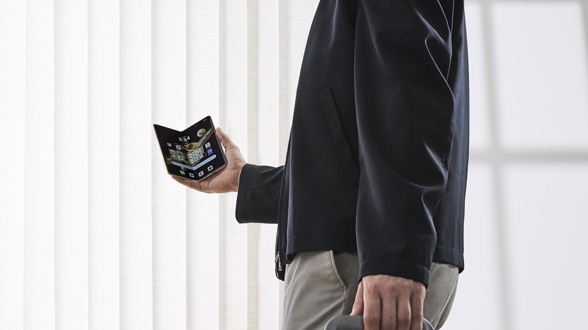 HonorV3 Lifestyle3 Static 1 1 Clean