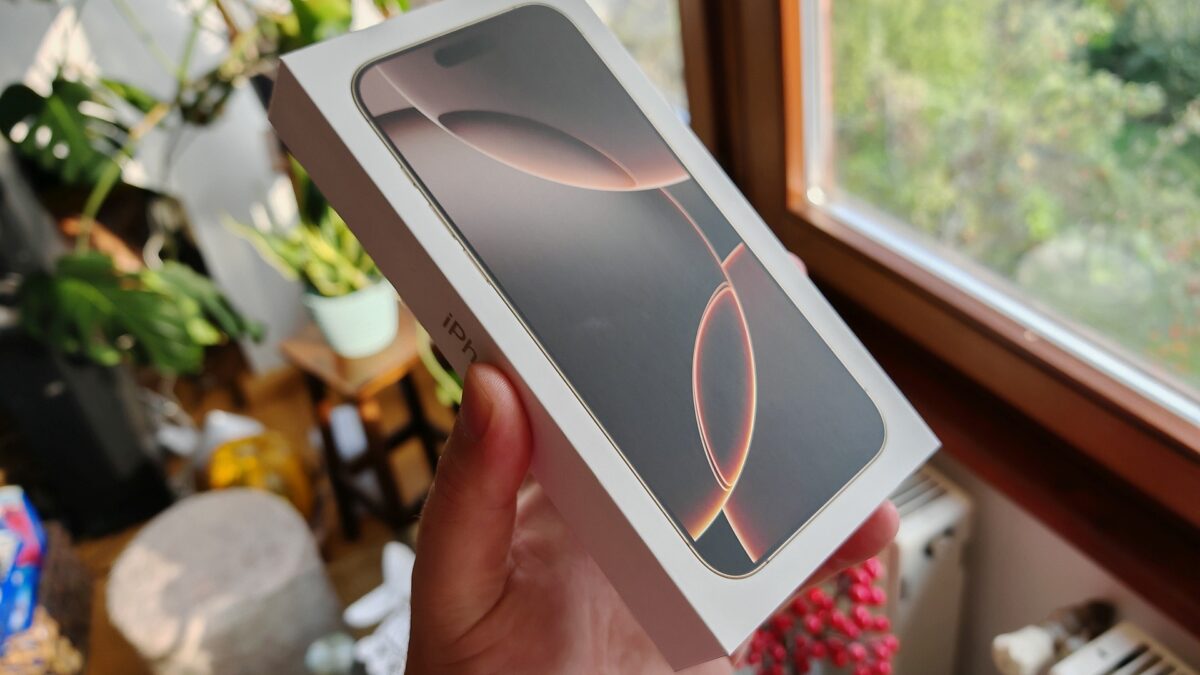 iPhone 16 Pro Max 1 1