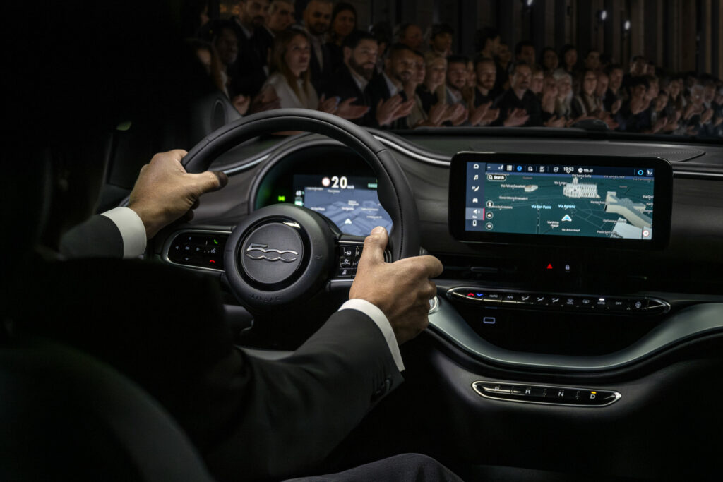 Fiat500eGiorgioArmaniCollectorsedition10 scaled