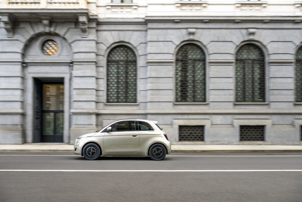 Fiat500eGiorgioArmaniCollectorsedition5