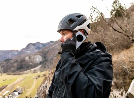 HONOR Tony Bellew Magic7 Series Launch Paragliding Phone Call High Res