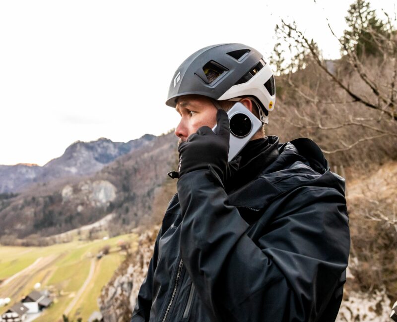 HONOR Tony Bellew Magic7 Series Launch Paragliding Phone Call High Res