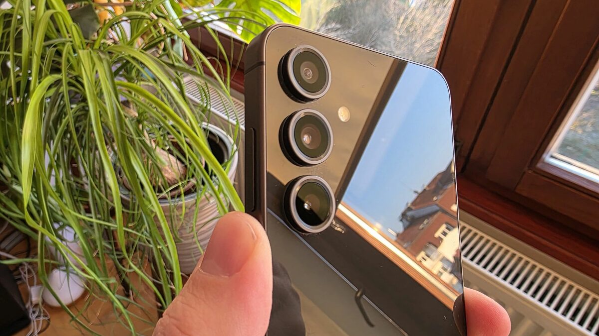 Samsung Galaxy S24 FE recenzija 4