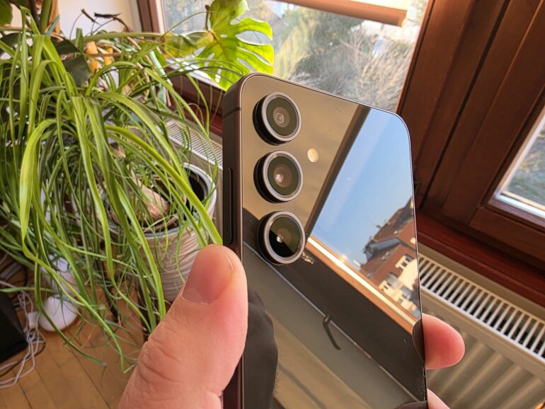 Samsung Galaxy S24 FE recenzija 4