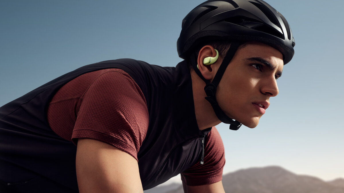 MKT HQ Moose Lifestyle Shot Cycling Green 20250206