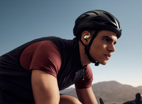 MKT HQ Moose Lifestyle Shot Cycling Green 20250206