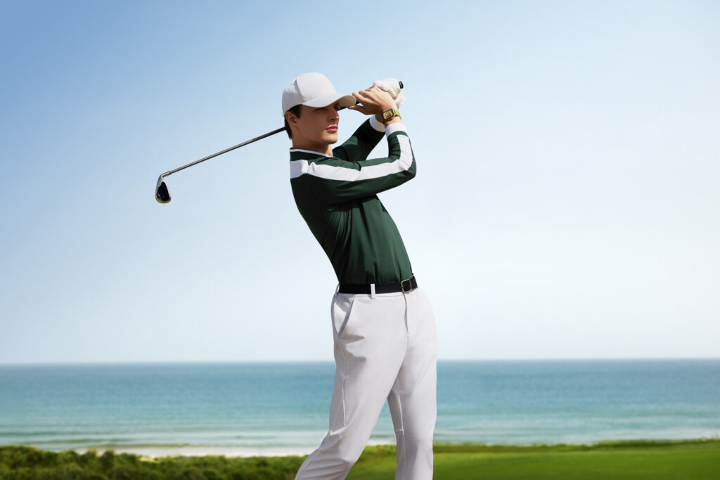 MKT Seiya Pro Creative shot Golf 4 Male Green JPG RGB EN 20250429