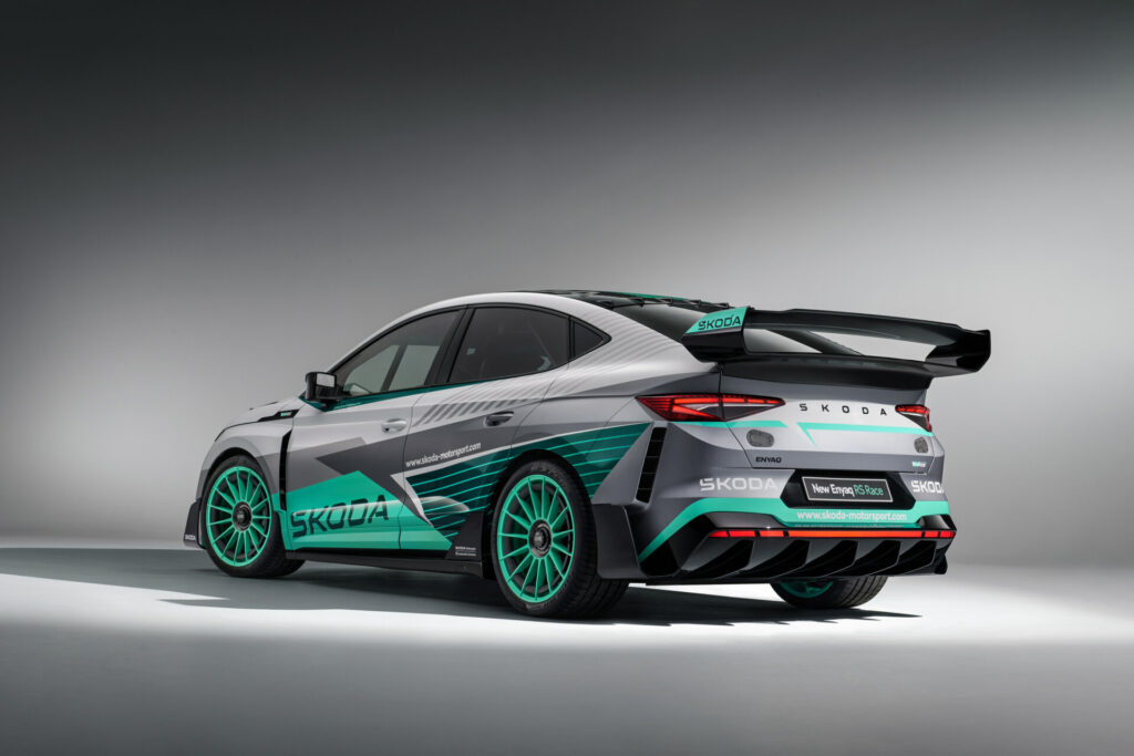 08 new enyaq rs race 3c42e535 1920x1281 1