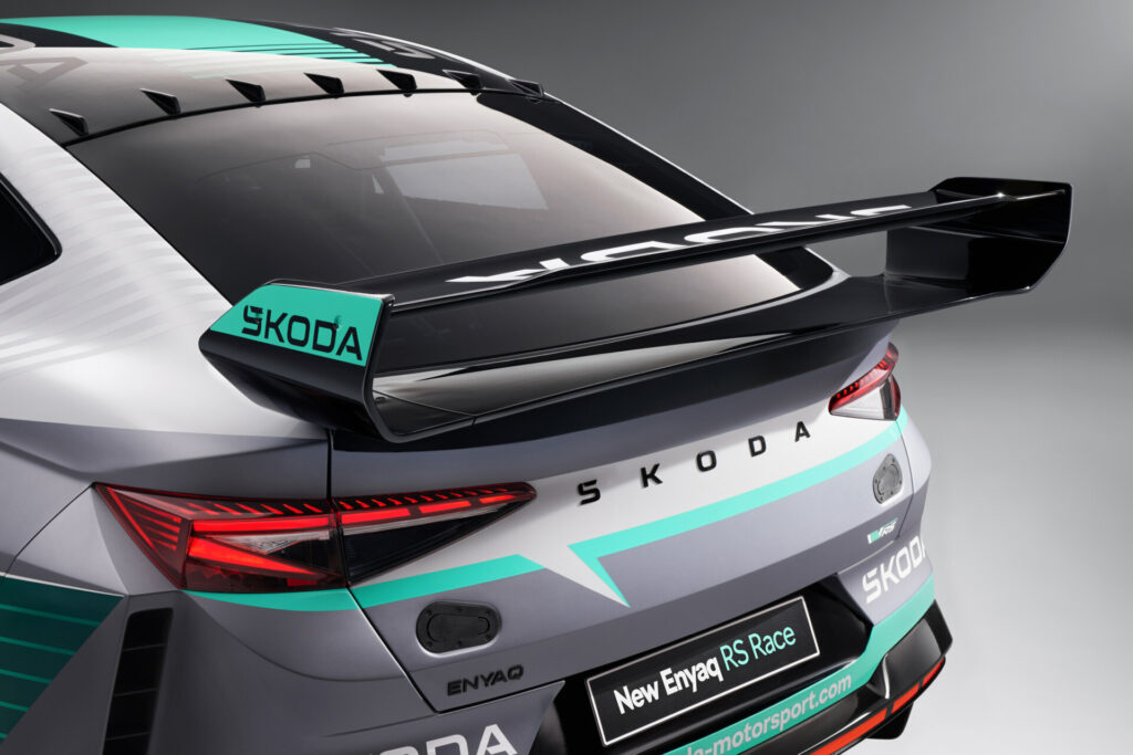 17 new enyaq rs race d0cebed2 1920x1281 1
