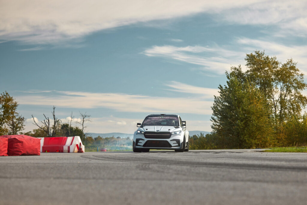 39 enyaq rs race af12ea59 1920x1281 1