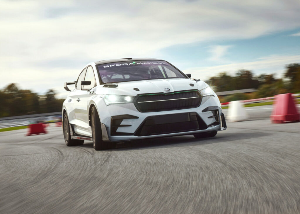 41 enyaq rs race 5454381e 1920x1369 1