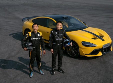 Kazunori Yamauchi i Lei Jun