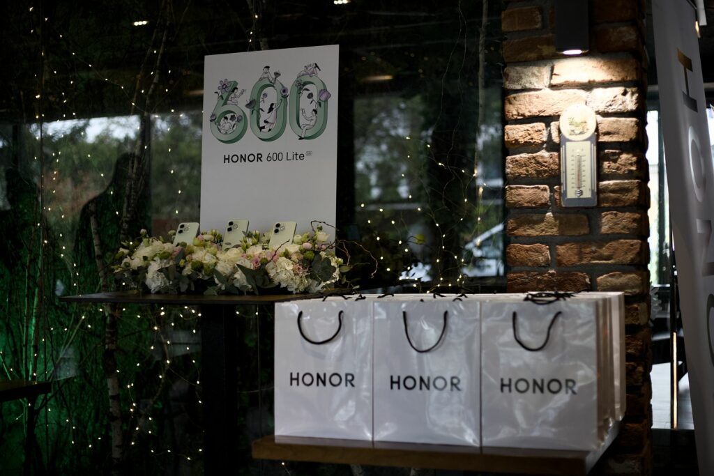Honor 600 Lite 1